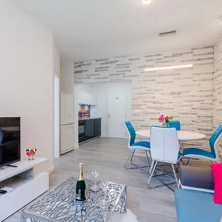 Apartments Niro Split Exterior photo